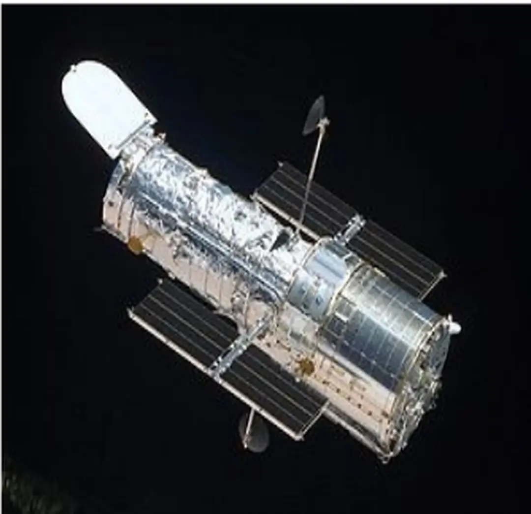 Hình ảnh chi tiết của mọi loại tinh vân, đặc biệt là những tinh vân đang phát tán  gần các thiên hà xoắn ốc.