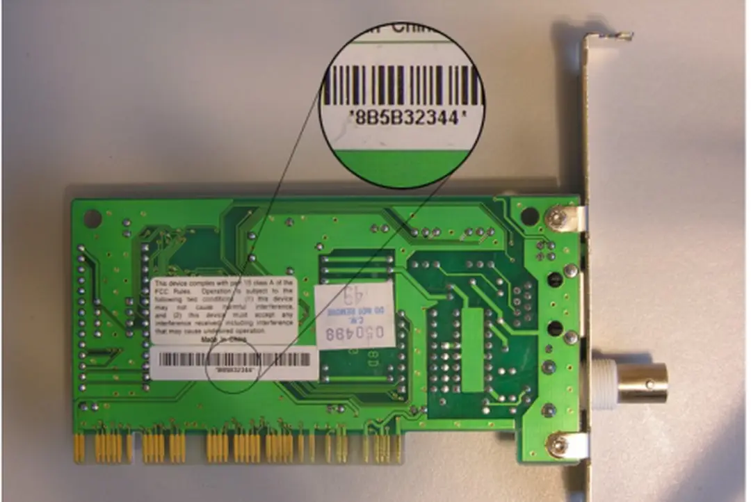 Hình 28: Xem địa chỉ MAC của card mạng trực tiếp trên thiết bị